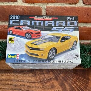 Camaro SS Model Kit - Yellow and Orange